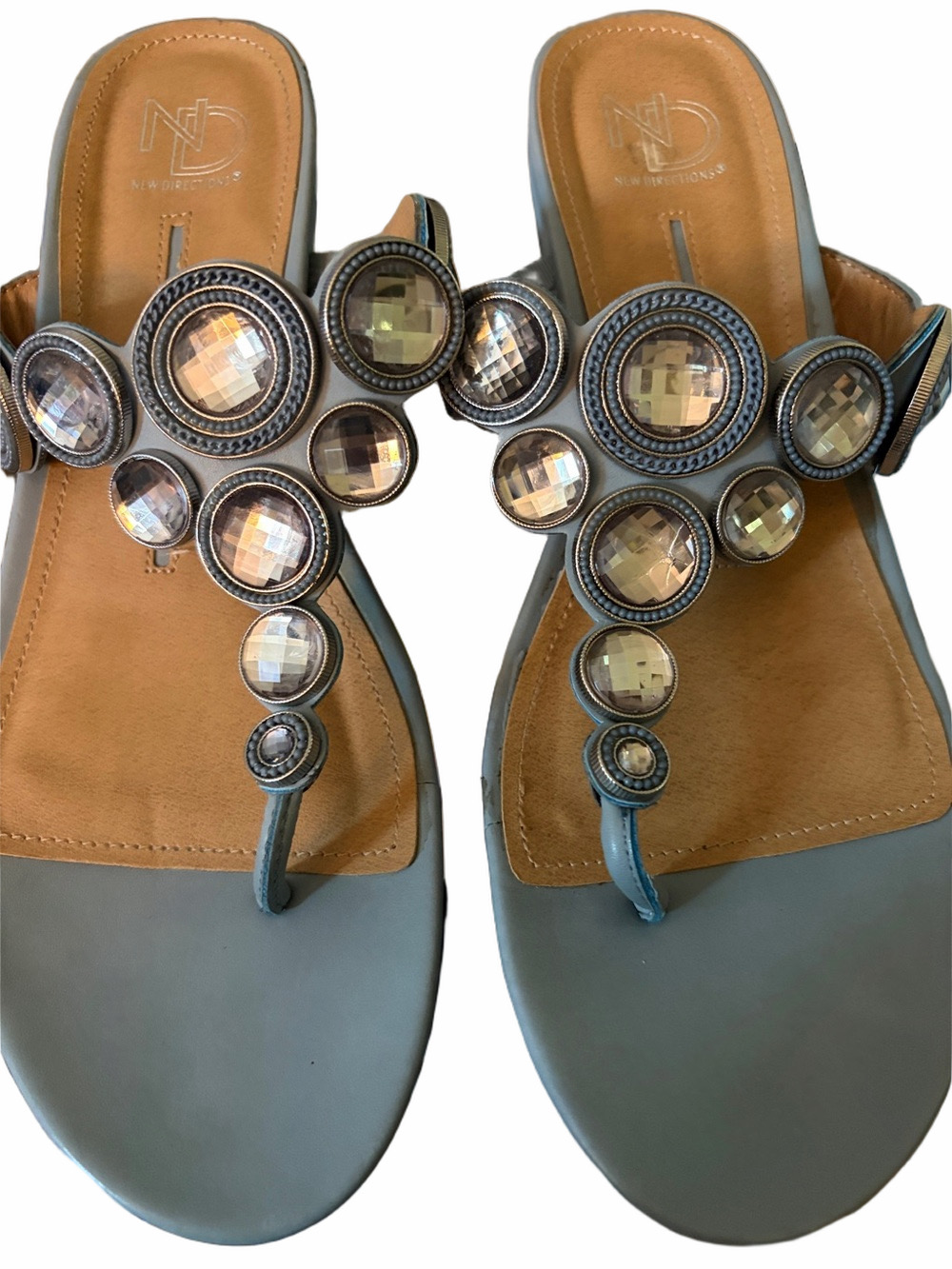 New Directions Freska pale Blue wedge thong sandals crystal embellished 9.5